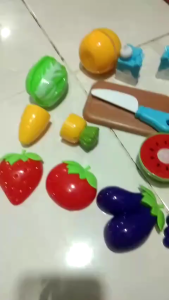 Mainan Anak Murah Buah Dan Sayur Kue Ulang Tahun Potong MF 20/ MF 19 | Mainan Edukasi Anak Buah Sayur Potong Segar Pakai Perekat | Mainan Perempuan Masak Masakan Bahan Berkualitas Dari Plastik Yang Tebal Kemasan Kantong