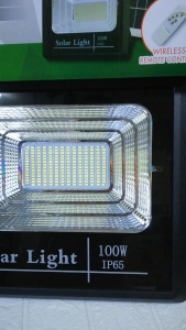 Bosca Solar Light 100w Aluminum Body Frame Outdoor LED Flood Light Water Proof IP65 Rated with Remote