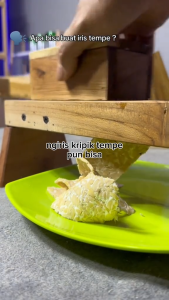 Pengiris Bawang merah Parutan Serbaguna Alat Pengiris Bawang Merah kayu jati