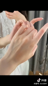 TWG SERUM TANGAN HYALURONIC ACID HAND ESSENCE WHITENING HAND CREAM - Serum Tangan Putih dan Mulus 40ML Esensi pelembab tangan yang tahan lama