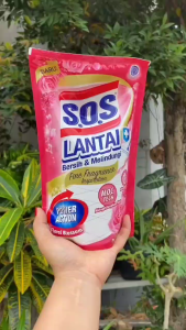 SOS Anti Bakterial Pembersih Lantai 750ml - Classic Pine