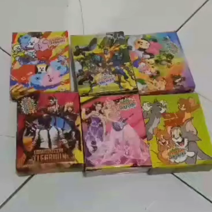 MAINAN KOTAK KADO HANYA BUNGKUSNYA SAJA ISI 100 PCS MOTIF CAMPUR