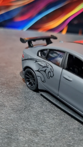 Diecast Miniatur Mainan Mobil Sedan Sport Jaguar XE SV Project 8 Buka Pintu Metal