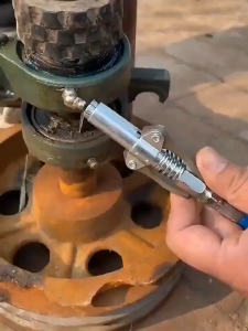 10000PSI หัวอัดจาระบีแรงดันสูง หัวอัดจารบี (มือบีบล็อค) หัวล็อค น้ำมันแรง ดันสูงหัวฉีด 1/8NPT พร้อมสายอัดจารบี 30CM