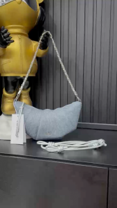 Túi Đeo Vai Bán Nguyệt Jean Size 21cm (Auth Tuồn)