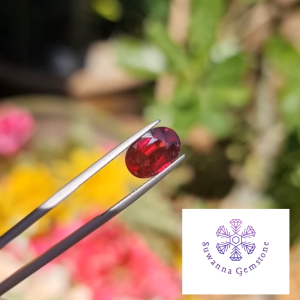 4.62 ct. พลอยโรโดไลท์ (Natural Rhodolite) สีชมพูอมม่วง รูปร่างไข่ ไม่มีการปรับปรุงคุณภาพใดๆ ทั้งสิ้น เหมาะนำไปทำเครื่องประดับ พลอยดิบ การันตีพลอยแท้ 100%