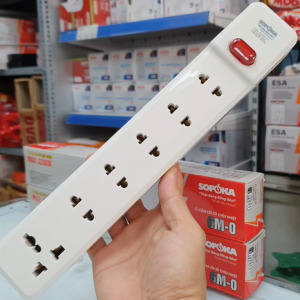 Ổ cắm điện 6 lỗ KHÔNG KÈM DÂY (Tự đấu dây) 2200W lõi sứ có công tắc 6M-0 SOPOKA