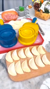 Cetakan Pastel 2 in 1: Alat Pembuat Kulit Pangsit Praktis