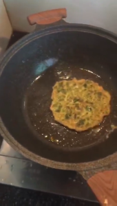 (Send High Quality Food Steamer) Natural Stone Frying Pan Die Cast Aluminium Induction Non-Stick Pot Bowl Pan Cookware Tool (32cm)