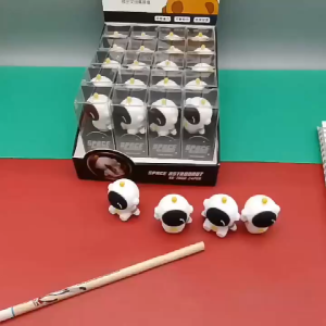 (READY STOCK)Astronaut Sharpener Mini Portable Student Children Birthday Present Rewards Cute Stationery sharpening tools太空人造型便携式迷你削笔器儿童学生生日礼物奖励mini Pengasah comel alat tulis kanak kanak