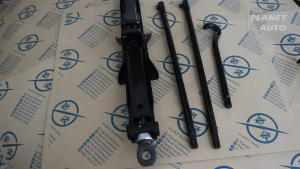 Toolkit Set Dongkrak 2 Ton & Gagang Pemutar Dongkrak Mobil Hitam