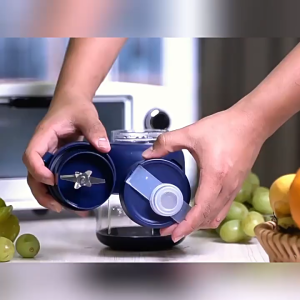 SG [READY STOCK] Wireless electric juicer Portable outdoor travel small blender 800ML mini fruit cold juicer