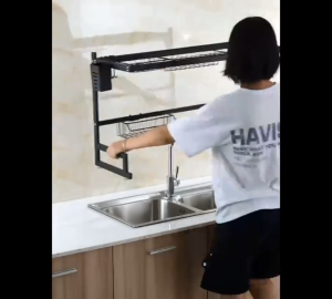 ชั้นวางจานครัวแบบพกพา แขวนผนัง พร้อมช่องเก็บของ ปรับระดับได้ น้ำหนักเบา ป้องกันลื่น ราคาประหยัด เก็บเงินปลายทาง