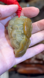 burma jadeite 💯天然缅甸翡翠玉石黄翡财神爷💰玉如意 高: 5.2cm 宽: 3cm 厚度: 2cm 重: 51g