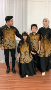 Batik Couple: Pakaian Batik Sarimbit Terbaru & Trendy