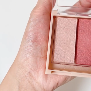 Bảng phấn má kem Cezanne 2 ô phấn má + highlight tiện dụng 5.9g - Nội địa Nhật Bản