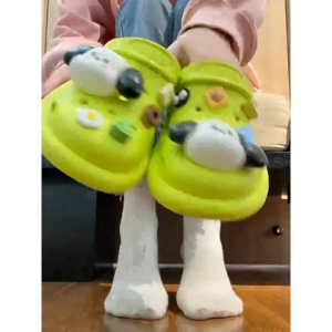 LKfashion จัดส่งในไทย  รองเท้าแตะแฟชั่นหัวโตมีสายรัดส้น แถมฟรีการ์ตูนติดลายน้องหมาน่ารักมากๆ มี5สีให้ลือกสรร ราคาสบายกระเป๋า ห้ามพลาดน้า