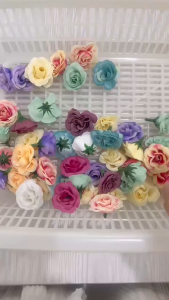 Hoa giả đầu bông hoa hồng 4cm nhiều màu trang trí hộp quà tặng làm hoa cài tóc decor mũ tốt nghiệp hộp hoa trong suốt