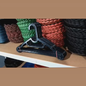 Hanger Baju Plastik Tebal 12pcs: Solusi Penyimpanan Pakaian