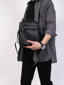 [Da thật] Túi đeo chéo nam da bò thật nhỏ gọn TD135LD (Đen) - 100% da thật BH 3 năm