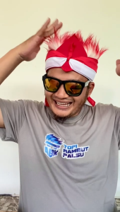 Aksesori 17 Agustus: Topi Merah Putih, Rambut Udeng, Wig Cosplay