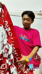 tirai foil Kotak merah putih dirgahayu ri / backdrop kotak kotak merah putih hut ri / tirai rumbai kotak dirgahayu ri / hiasan agustusan backdrop tirai foil merah putih