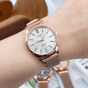 CA นาฬิกาผู้หญิง แบบทางการ รุ่น E140D สายนาฬิกา แม่เหล็ก ไม่ต้องตัดสาย ขนาด 32 มม แถมกล่องแบรนด์ฟรี