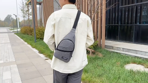 กระเป๋าคาดอกมีช่องใส่สายสุดเท่ไม่ซ้ำใคร เหมาะทั้งชายและหญิง