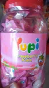 Yupi Strawberry Kiss Toples 300 gr