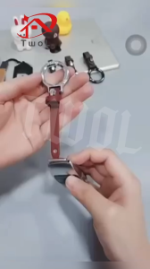 TWOL SHOP 1pcs Car Keychain Multi-Functional Hanging Buckle Pendant KeyRing Belt Key Hanging Car Anti-Lost Accessories