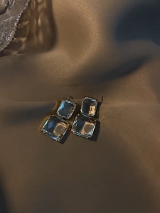 YOKO Anting Wanita Bentuk Persegi Transparan Anti karat dan Anti Luntur Anting Wanita Dewasa Asli Anting Tusuk Korea Style E1-28