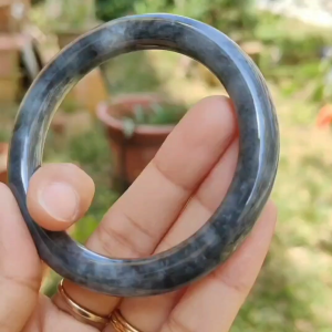 Quality Black wuji Natural Type A Jadeite Jade crafted with shape of Perfect Circle as Bangle Bracelet with certificate weigh 44.55 grams measurement 9.1 * 9.2 mm wrist size = 54mm (bangle3)
