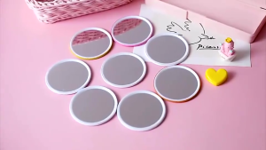 Cermin Mini Bulat Makeup: Praktis & Lucu