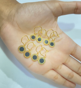 Anting Desi Hitam Vintage Romawi Permata Anting Jepit Titanium Anti Karat Korea