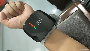 Alat Kesehatan Pengukur Tekanan Darah Tensi Darah Electronic Alat tensi darah Sphygmomanometer Warna Hitam