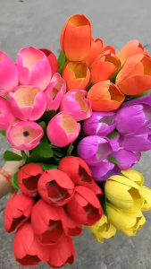 10 cây hoa Tulip giả bằng xốp cao 35cm ( màu giao ngẫu nhiên) - Hoa giả - TUYET XUAN SHOP