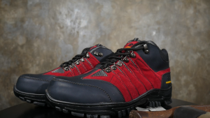Sepatu Safety Pria Boots Ujung Besi Sefty Proyek Lapangan Outdoor Hiking Warna Merah Maroon Robweld
