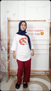 Desain Kekinian untuk 17 Agustusan: Setelan Wanita Merah Putih