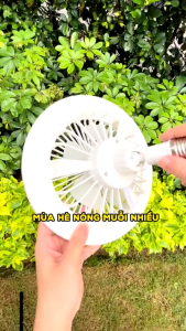 Quạt tích điện để bànquạt sạc điện cầm tay WD - 202 NHẬT PHONG SOLAR 3 chế độ gió xoay 270 độ có đèn led tay cầm chắc chắn lông bảo vệ trẻ nhỏ BẢO HÀNH 12 THÁNG