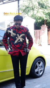 Galeri Batik Ardev - Prabu Abstrak Kemeja Batik Pria Slim Fit Lengan Panjang Atasan Batik Warna Hitam