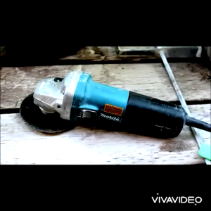 MAKITA เครื่องเจียร 4 นิ้ว รุ่น MT-9553 ช่องระบายอากาศขนาดใหญ่ มีปุ่มสวิตซ์ง่ายต่อการใช้งาน มีขนาดกะทัดรัด -งานเทียบ เกรด AAA+ ดี