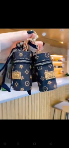 Tas Pouch Travel Simpel: Solusi Praktis untuk Kosmetik Korea