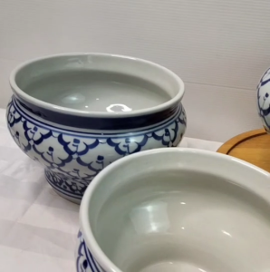 กระโถนลายไทย กระโถนลายคราม กระโถนลายสัปปะรด 5นิ้ว 6นิ้ว 7นิ้ว เงางาม เคลือบเงาอย่างดี กระโถนเซรามิคลายสัปปะรด