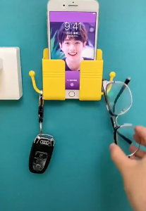 Holder Charger Hp Tempel Di Dinding / Tempat Handphone & Remote TV FREE PEREKAT