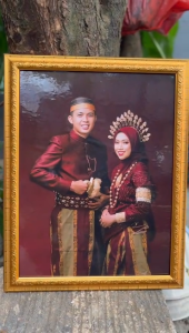 Dapatkan 2 pcs Cetak Foto Jumbo & Frame Bingkai Ukir Gold Premium