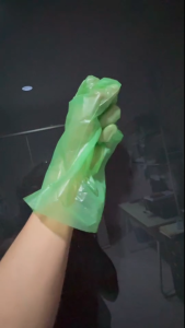 ถุงมือพลาสติก SML ข้อยาว ไม่ลื่นหลุด (100 ชิ้น/แพ๊ค)