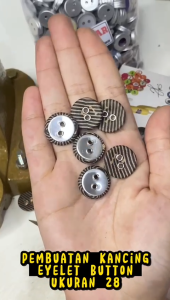 Kancing Bungkus Lubang Dua Ukuran 22 Merek Newstar