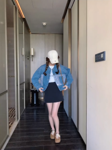 Wanita Gaya Korea Retro: Jaket Denim Pendek Serbaguna Kotak-Kotak