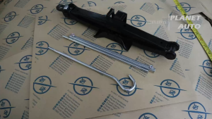 Toolkit Set Paket Dongkrak 2Ton dan Handle Pemutar Dongkrak Mobil