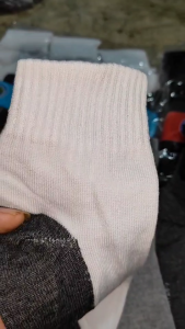 ถุงเท้าข้อกลาง ขนาดฟรีไซส์ คะละสีลาย มีให้เลือก 1โหล12คู่ เป็นผ้าใช้ดี ราคาถูกมีสินค้าพร้อมส่ง